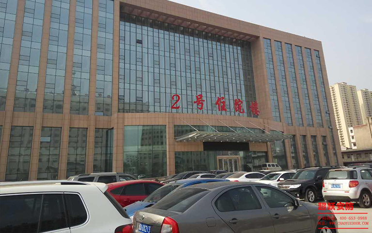 2016.04.11山西省心血管醫院住院部大樓防火門粘貼身份證及標牌施工